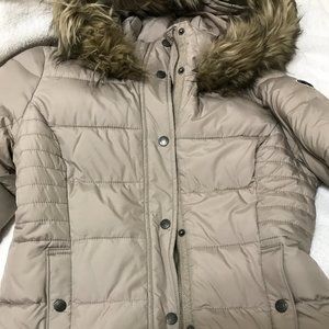NEW Abercrombie & Fitch Women Puff jacket Small in size stone grey color